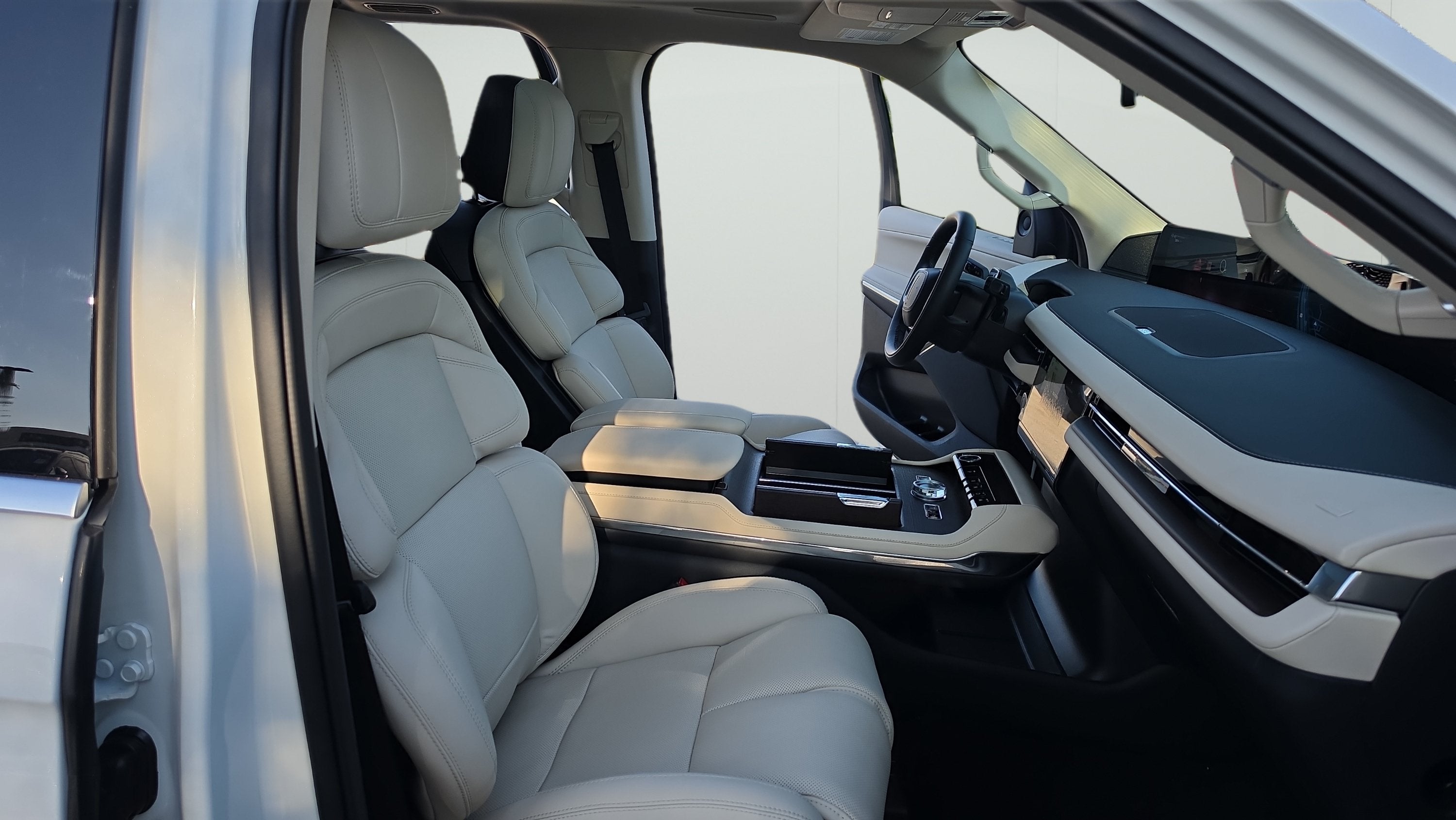 2027 Lincoln Navigator Reserve