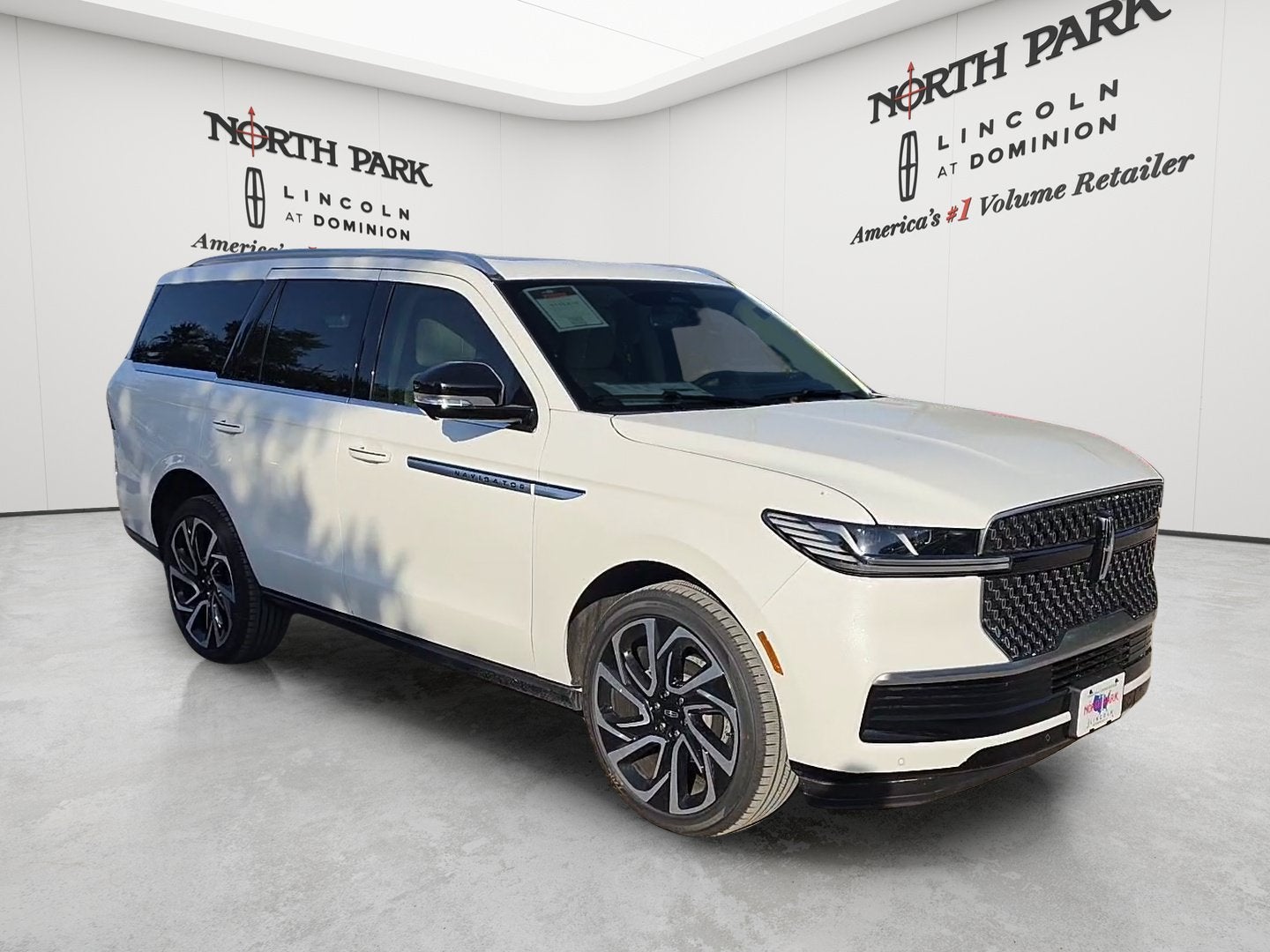 2027 Lincoln Navigator Reserve