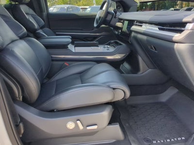 2025 Lincoln Navigator *Custom Wrap* Reserve