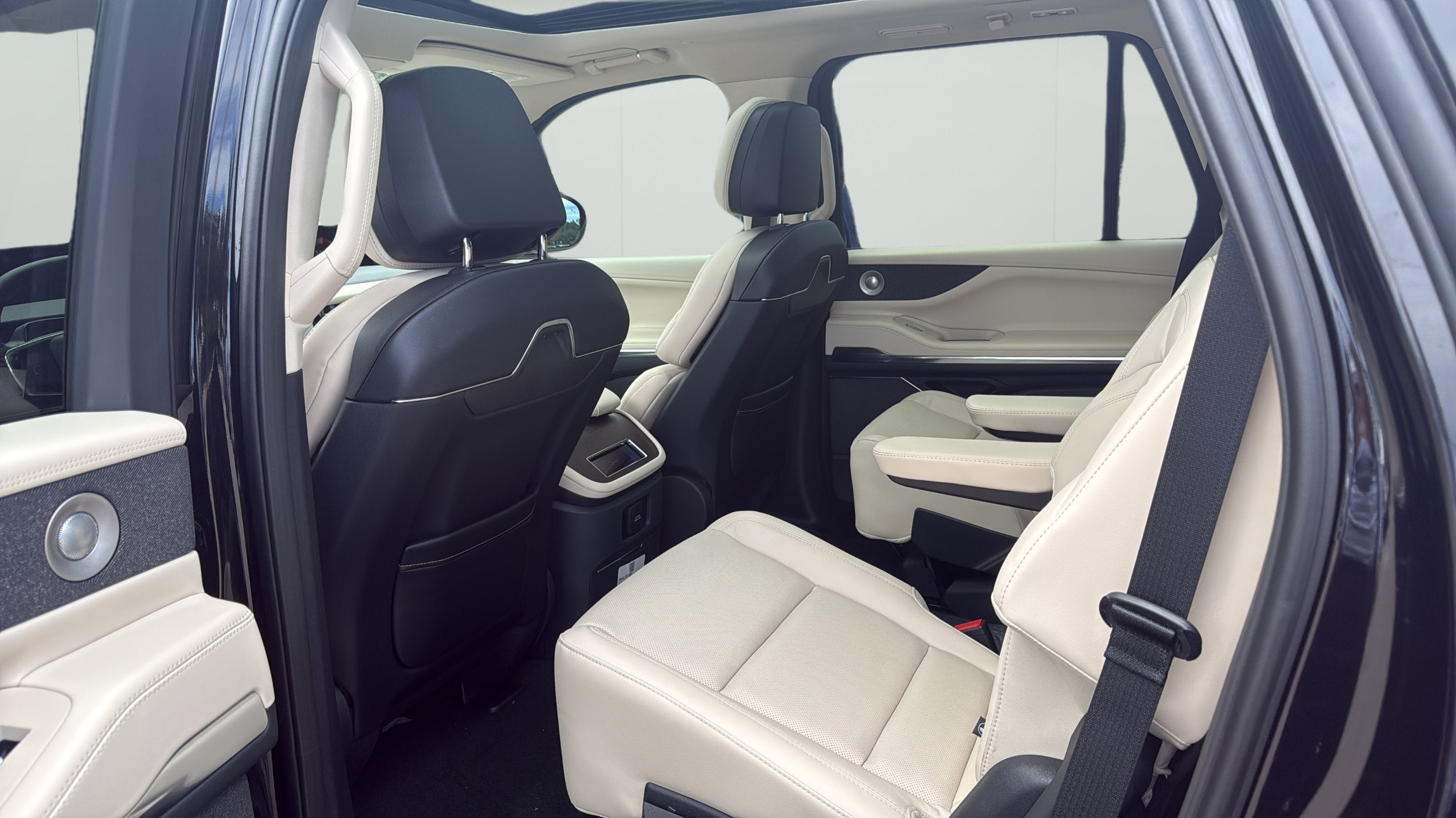 2027 Lincoln Navigator *Custom Wrap* Reserve