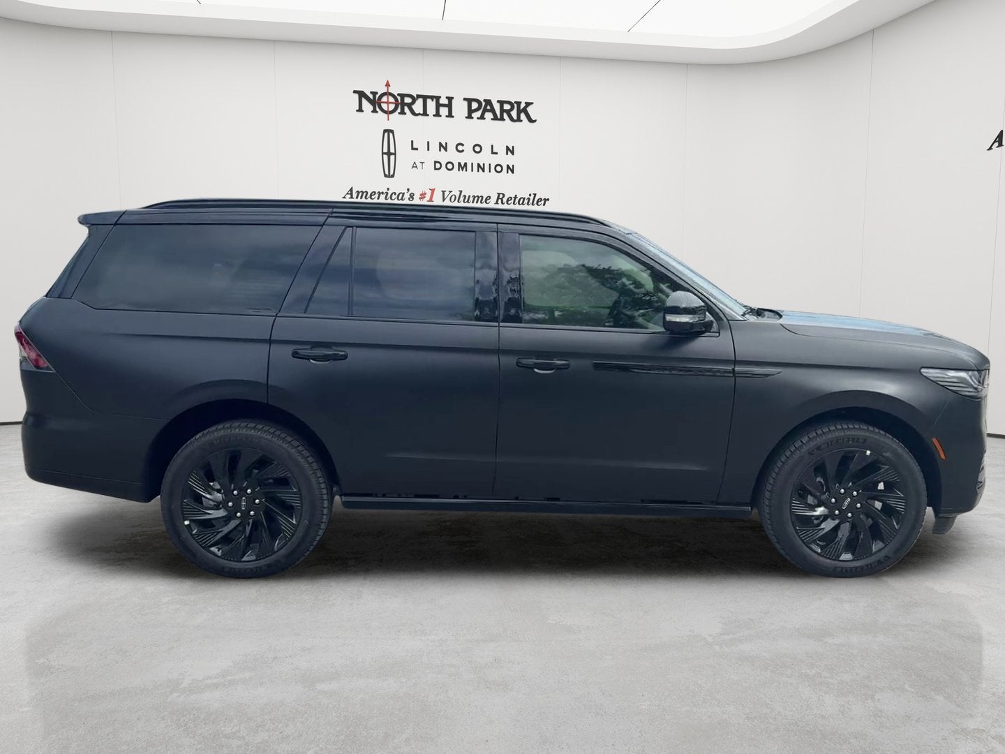 2027 Lincoln Navigator *Custom Wrap* Reserve