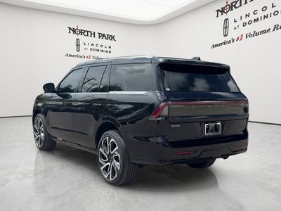 2027 Lincoln Navigator Reserve