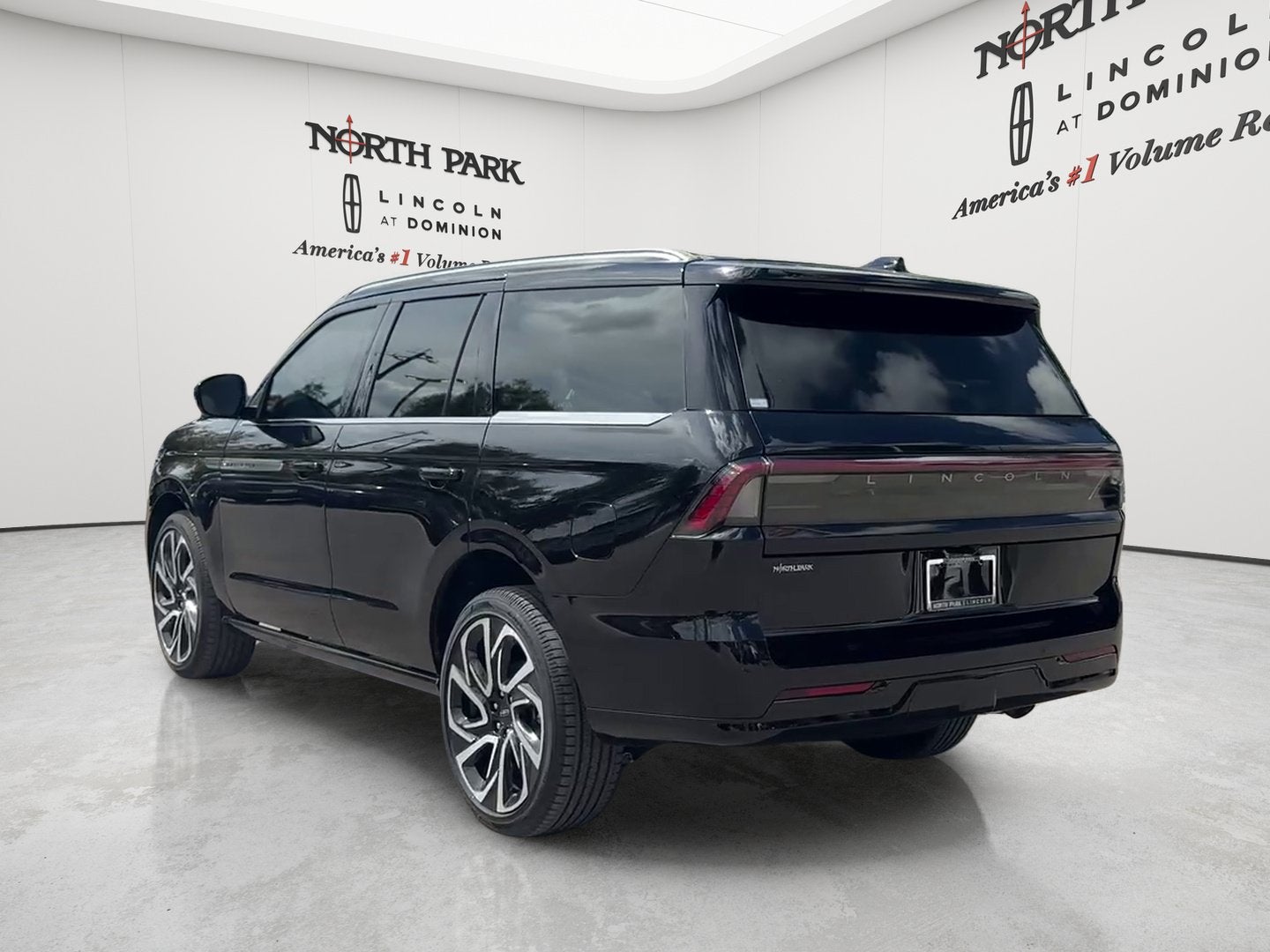 2027 Lincoln Navigator Reserve