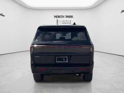 2027 Lincoln Navigator Reserve