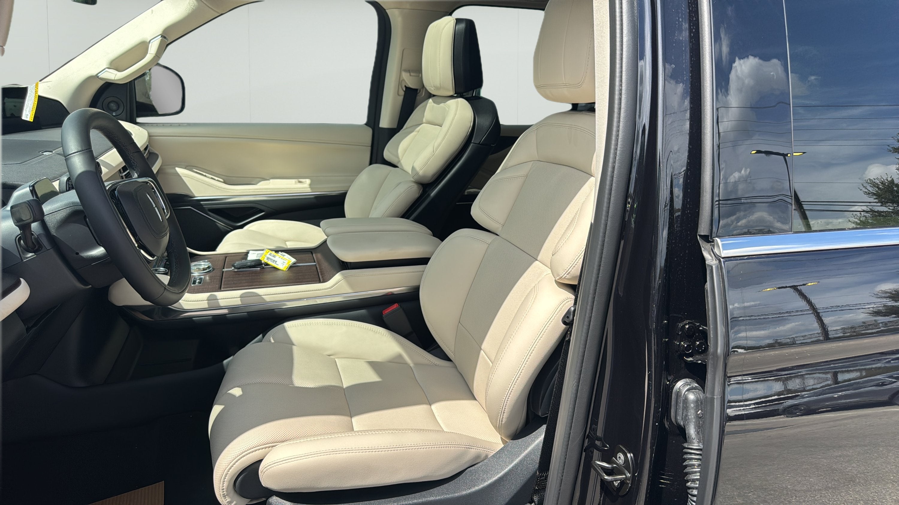 2027 Lincoln Navigator Reserve