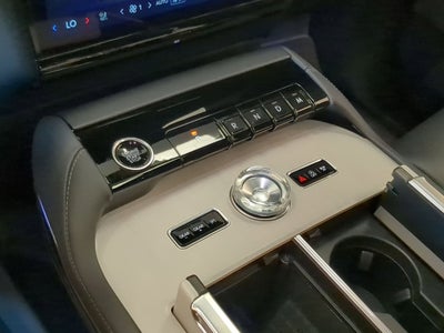 2025 Lincoln *Custom Wrap Navigator Reserve