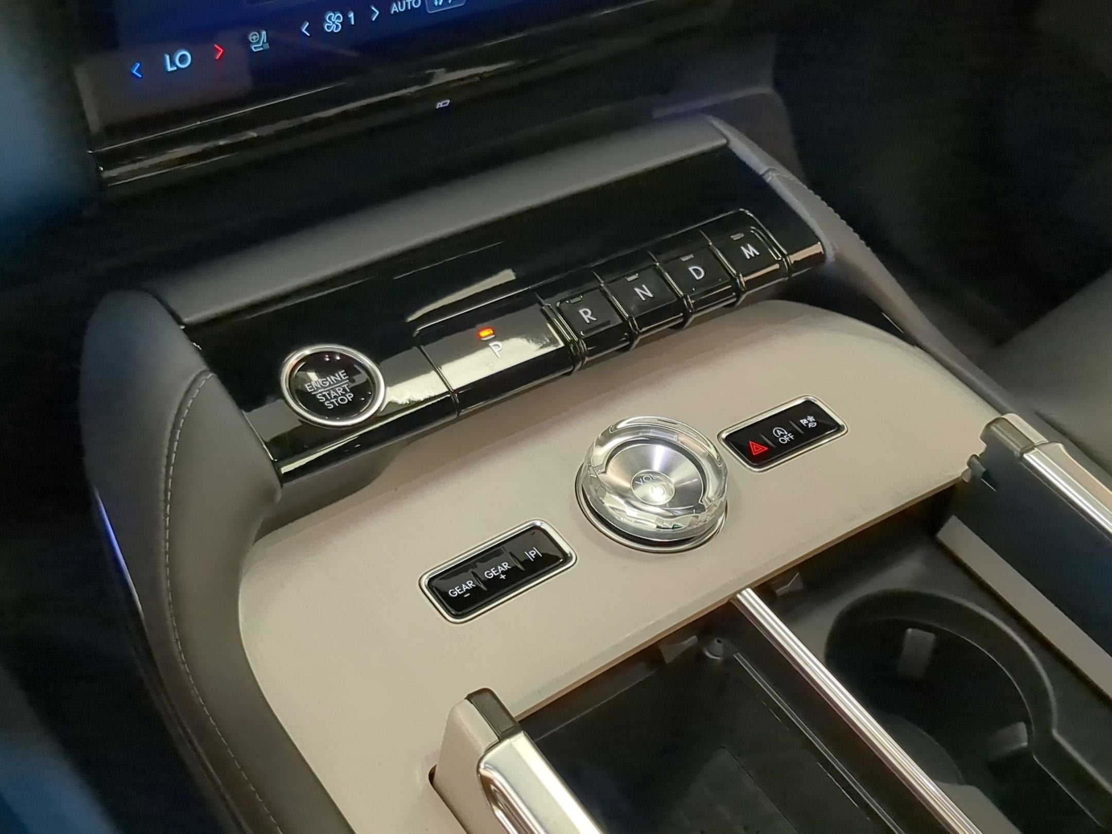 2025 Lincoln *Custom Wrap Navigator Reserve