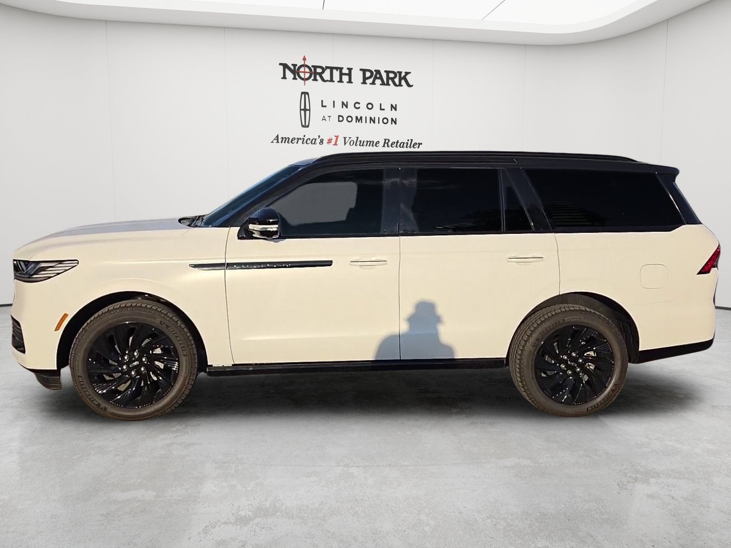 2026 Lincoln Navigator *Custom Stealth Wrap Reserve