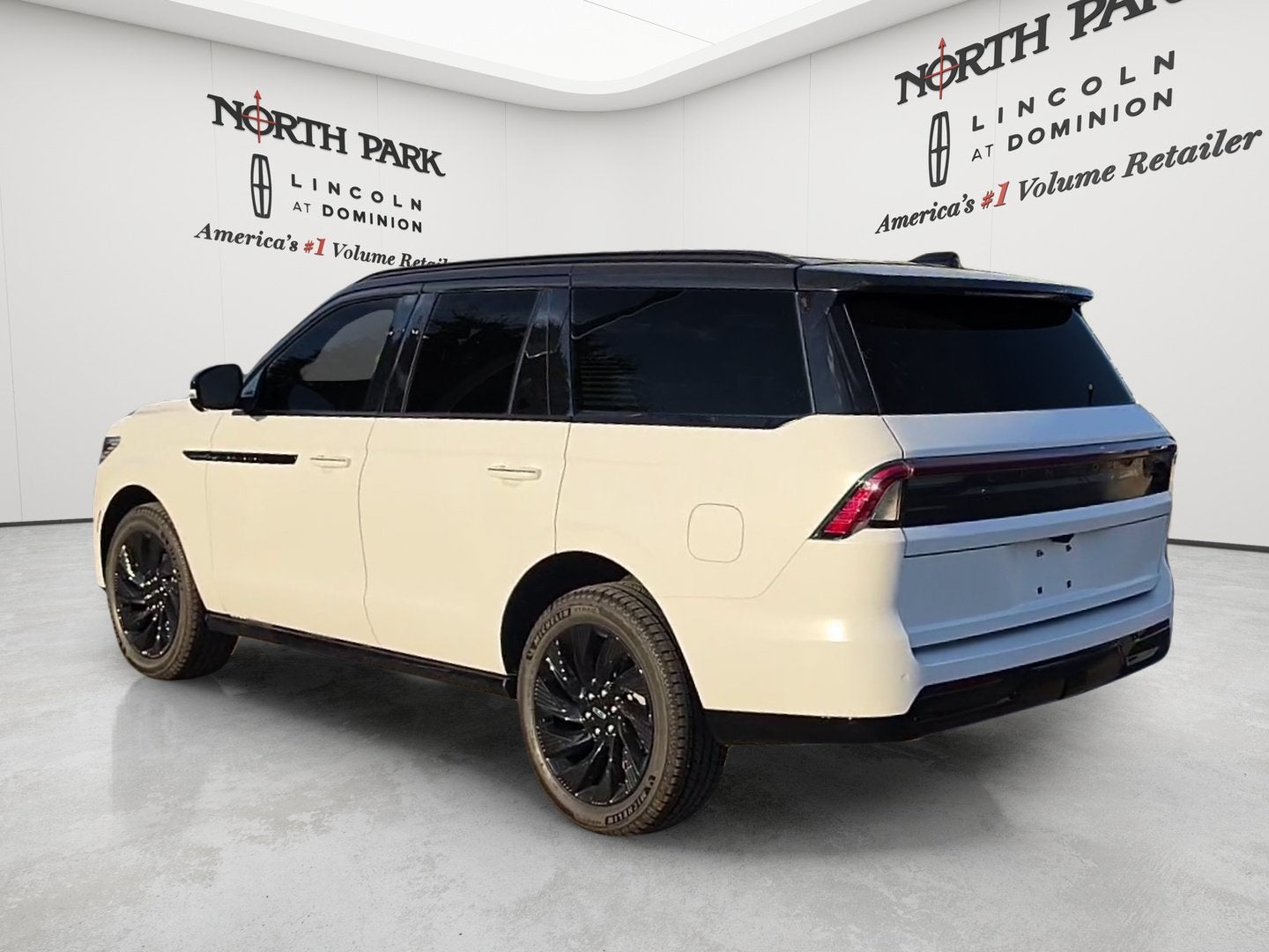 2026 Lincoln Navigator *Custom Stealth Wrap Reserve
