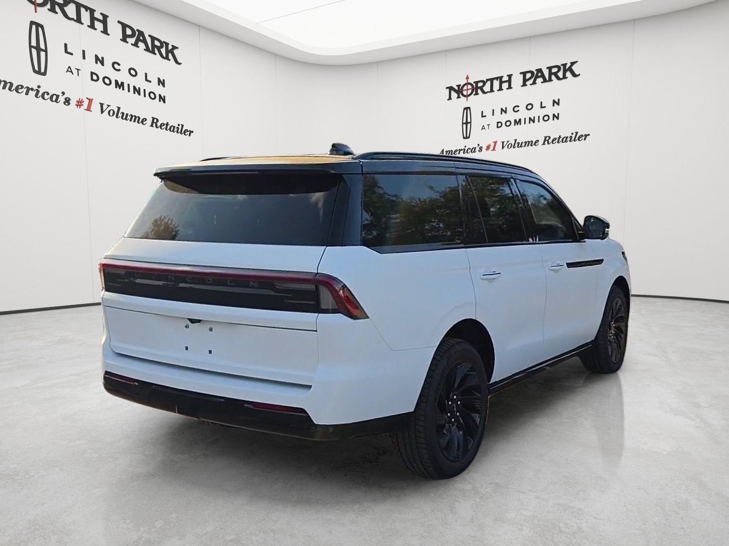2026 Lincoln Navigator *Custom Stealth Wrap Reserve