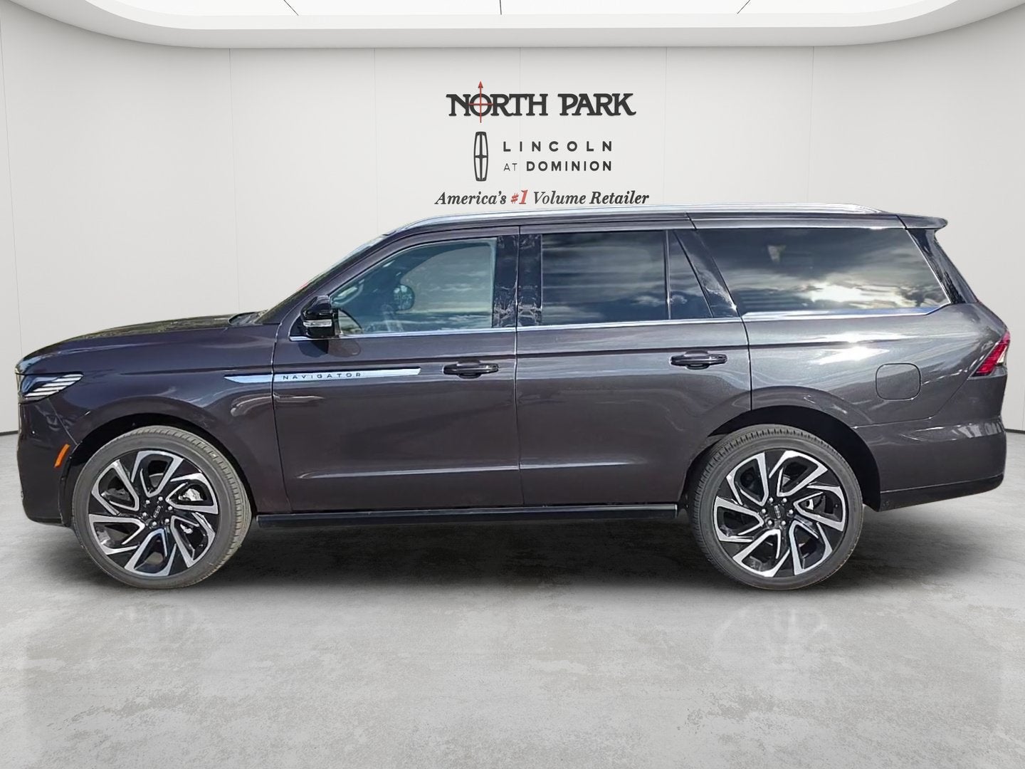 2027 Lincoln Navigator Reserve