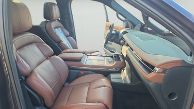 2027 Lincoln Navigator Reserve
