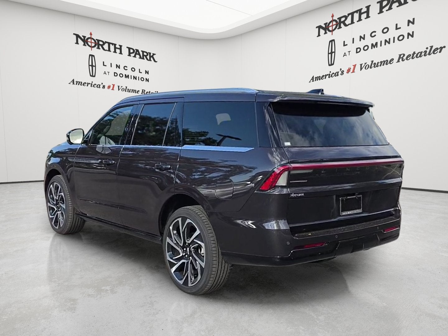 2027 Lincoln Navigator Reserve