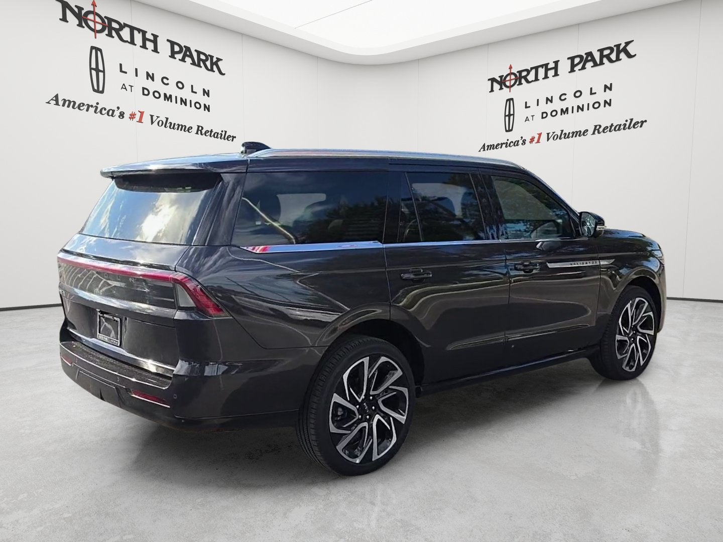 2027 Lincoln Navigator Reserve