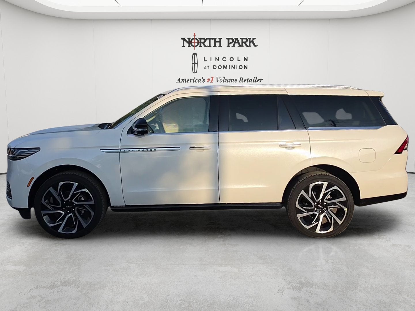 2027 Lincoln Navigator Reserve