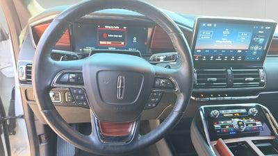 2024 Lincoln Navigator Premiere