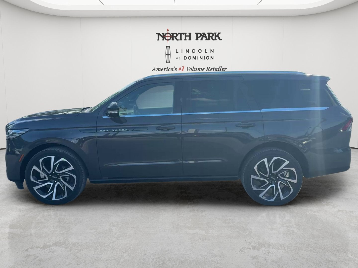 2027 Lincoln Navigator Black Label