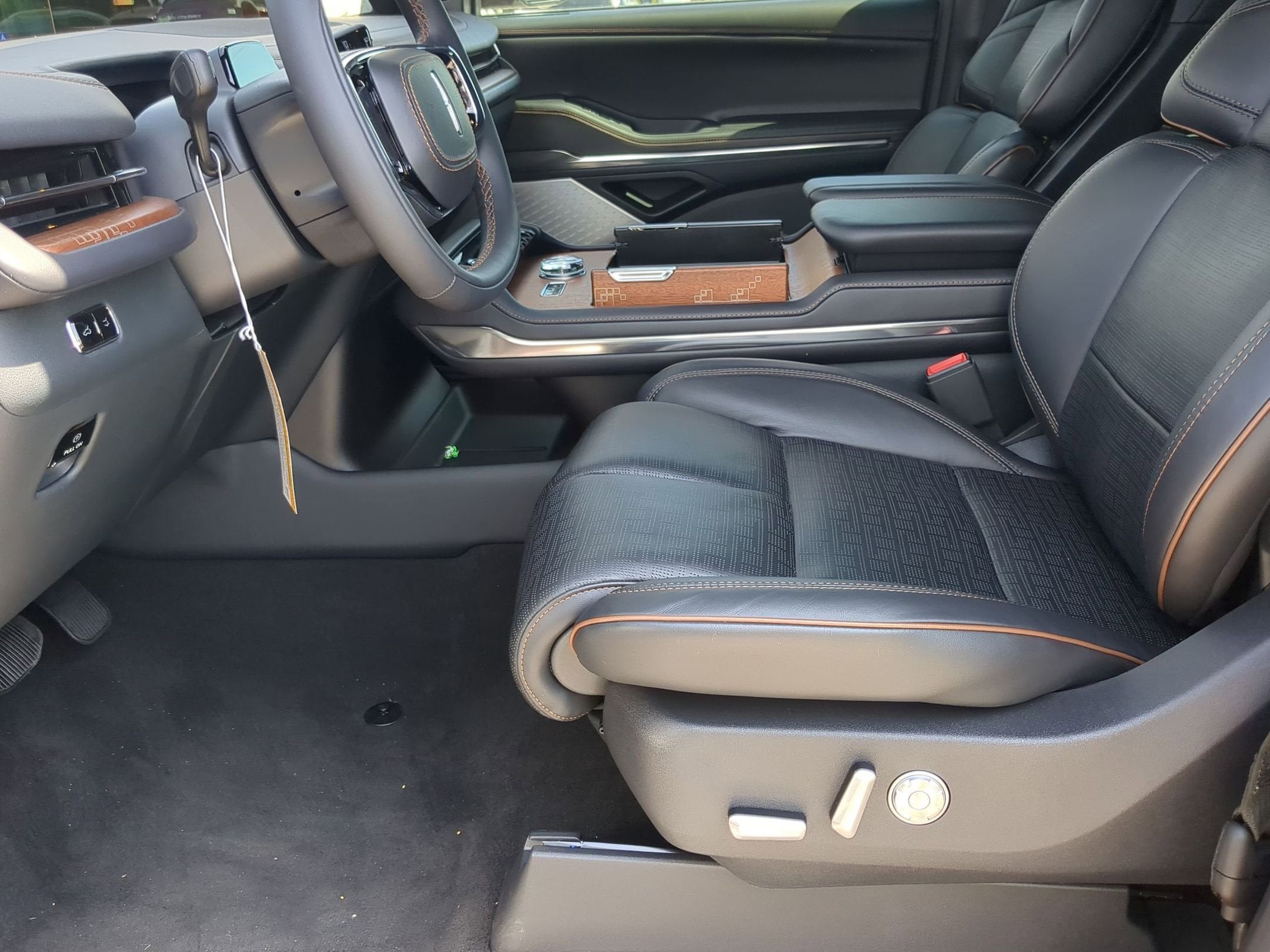 2025 Lincoln Navigator Black Label