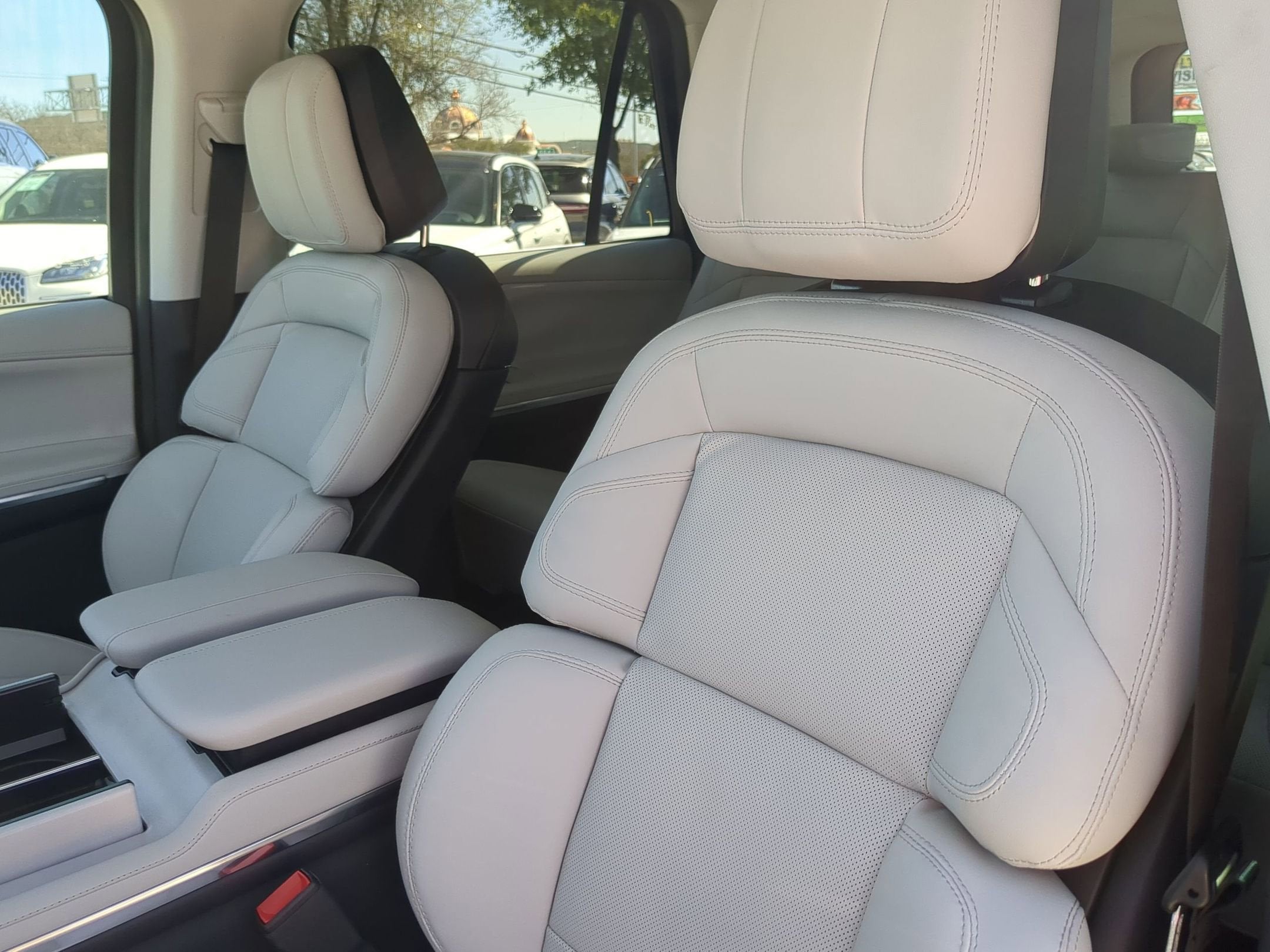 2026 Lincoln Navigator Premiere