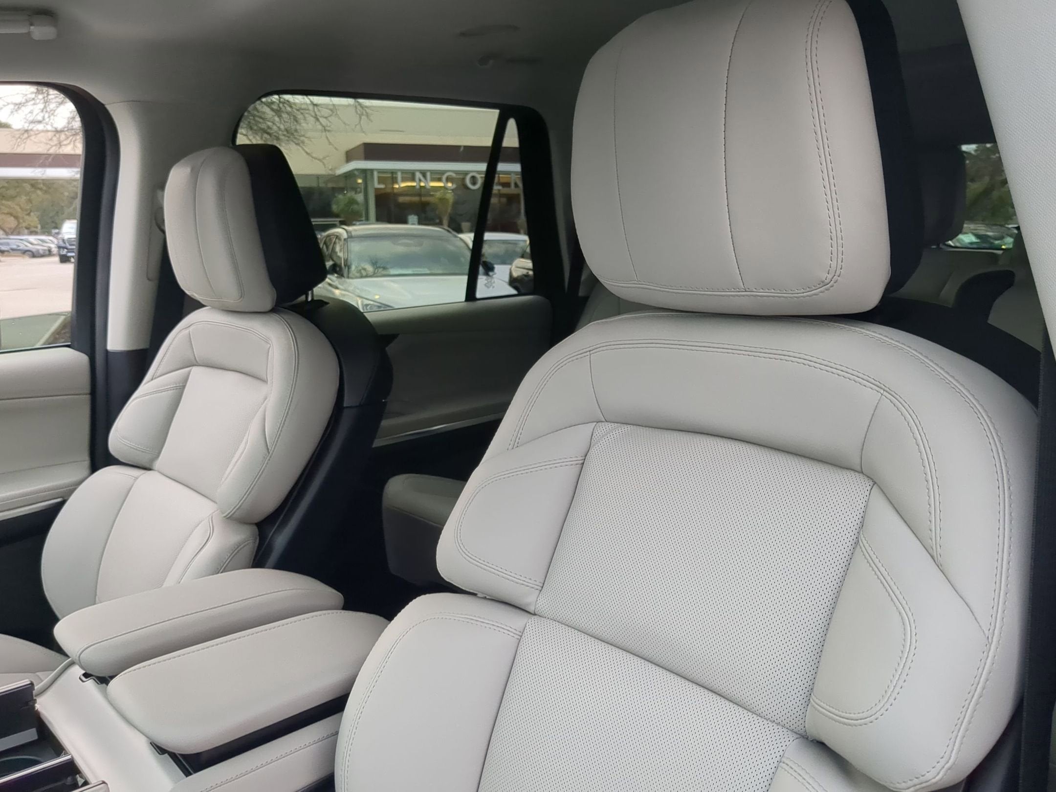 2026 Lincoln Navigator Premiere