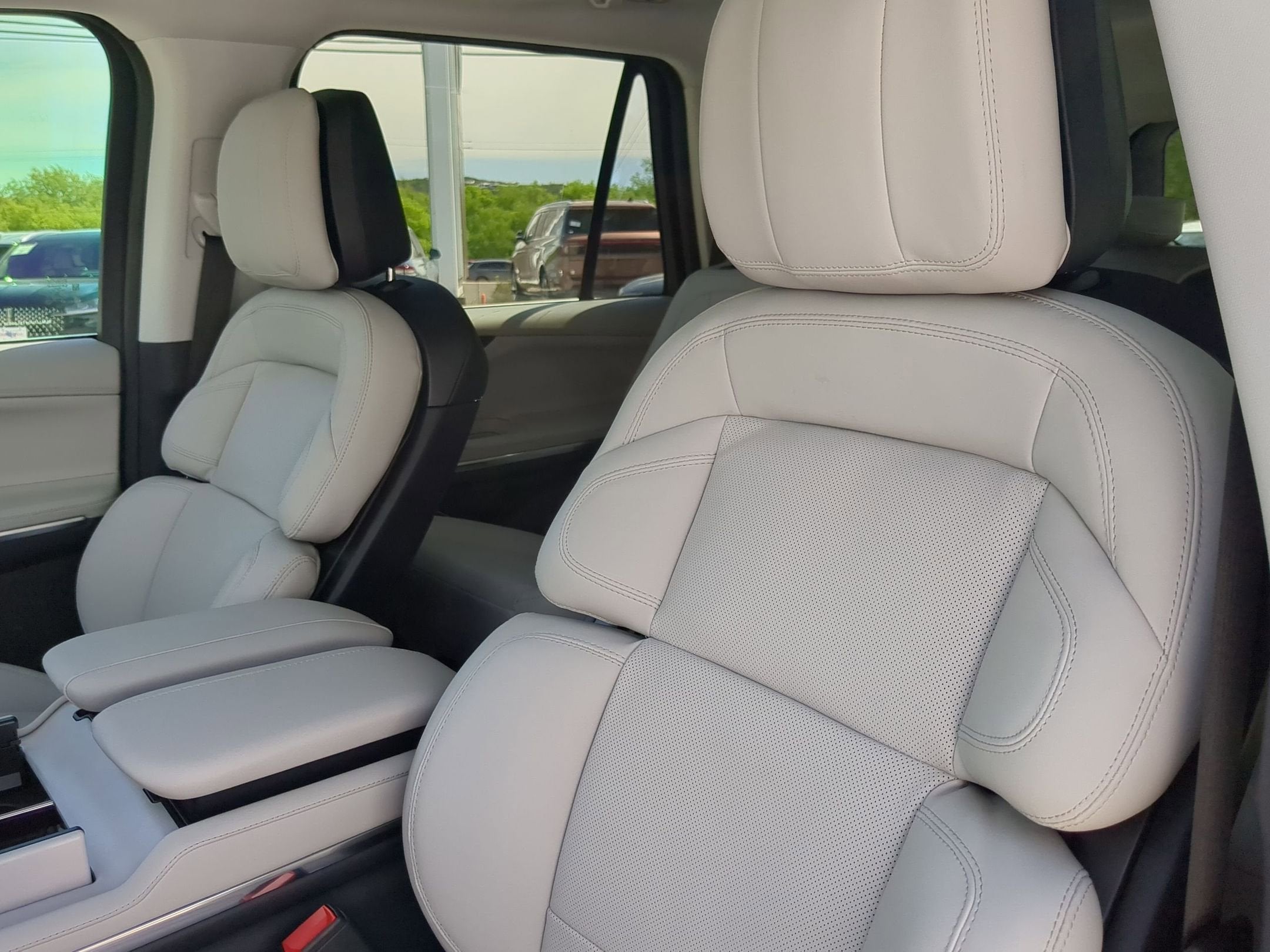 2026 Lincoln Navigator Premiere