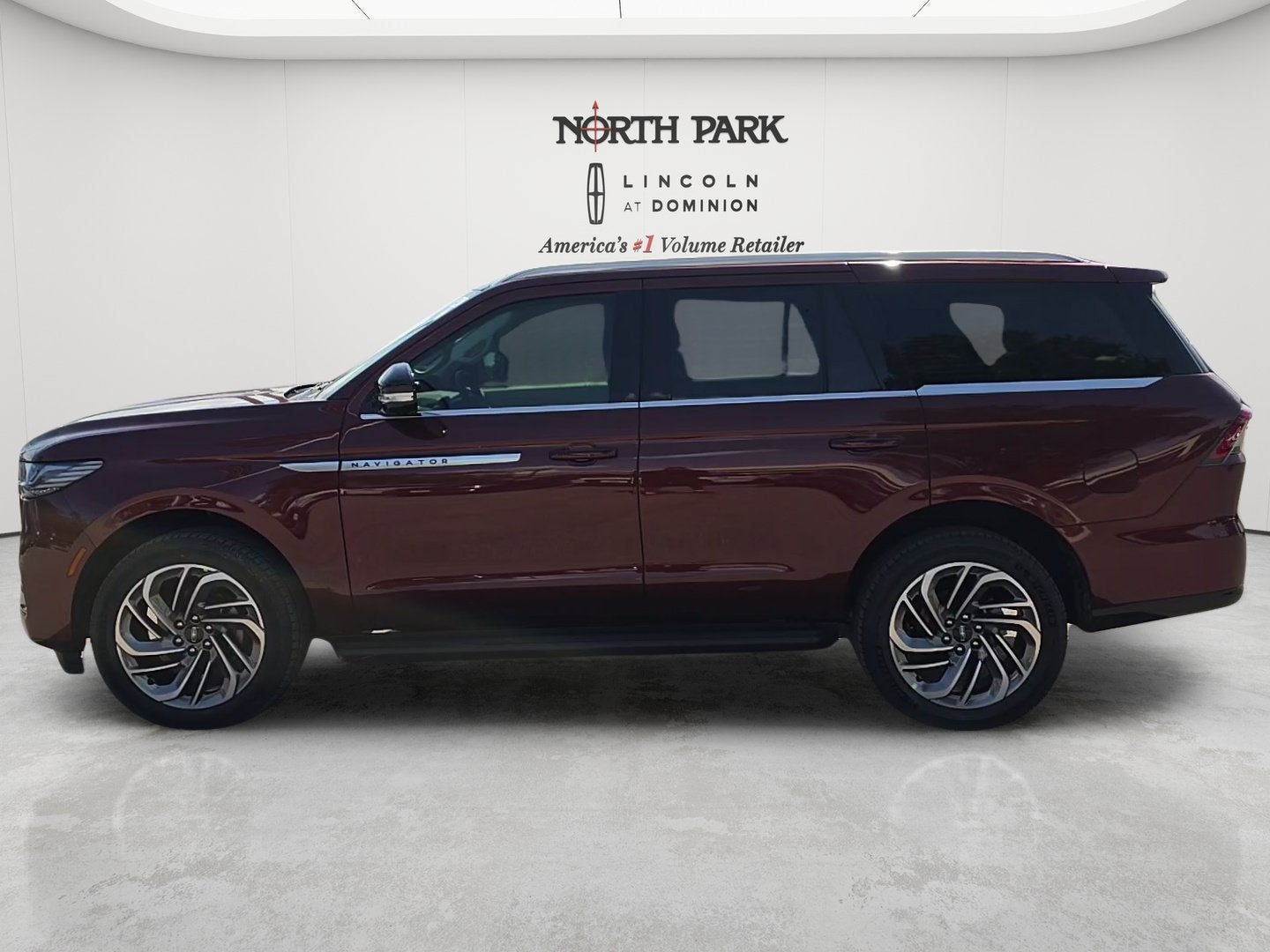 2027 Lincoln Navigator Premiere