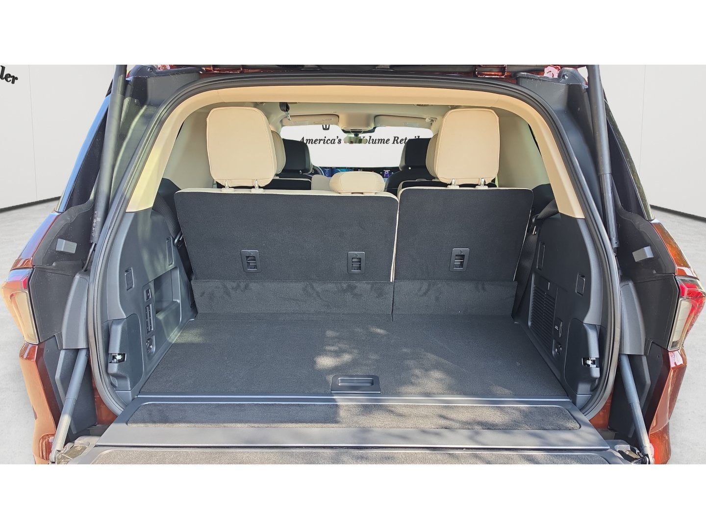 2027 Lincoln Navigator Premiere