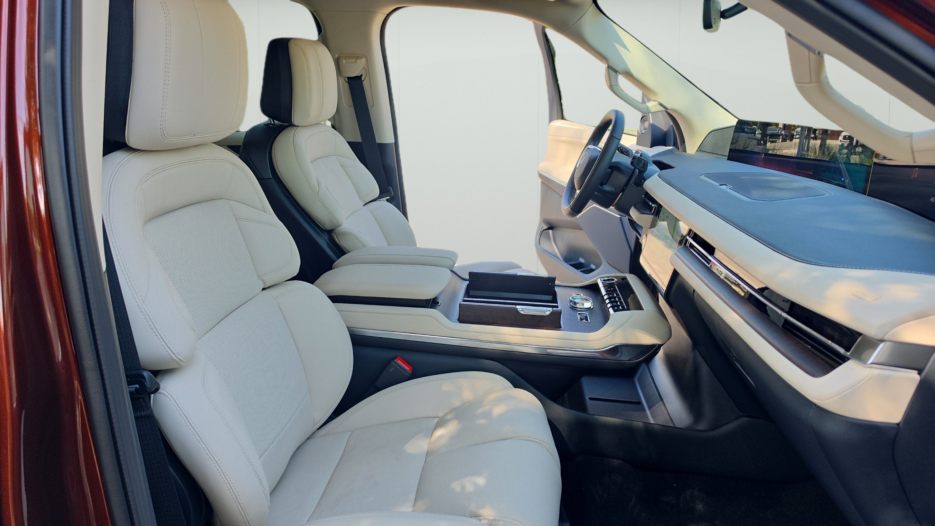2027 Lincoln Navigator Premiere