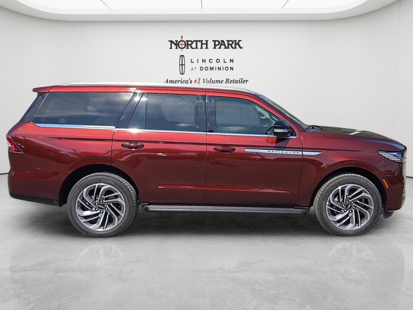 2027 Lincoln Navigator Premiere