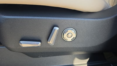 2027 Lincoln Navigator Premiere
