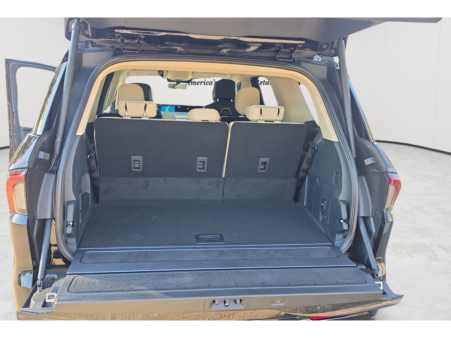 2027 Lincoln Navigator Premiere