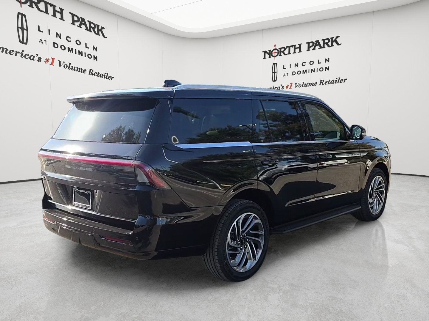 2027 Lincoln Navigator Premiere