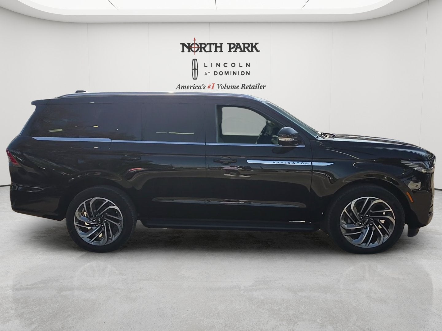 2027 Lincoln Navigator Premiere