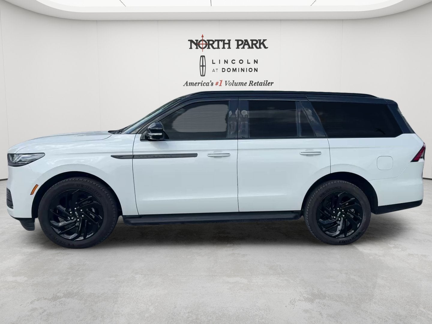 2026 Lincoln Navigator *Custom Wrap* Premiere