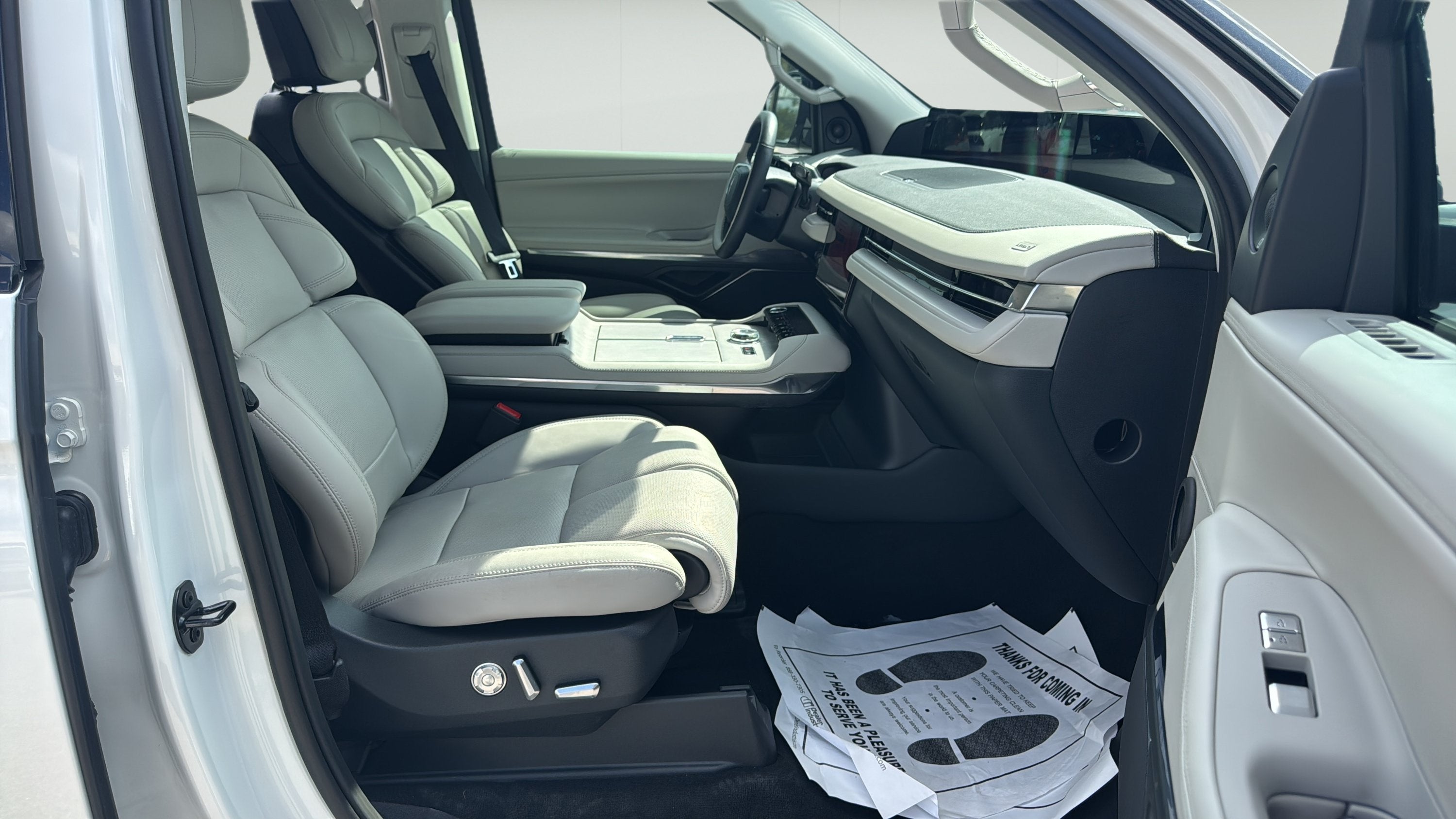 2026 Lincoln Navigator *Custom Wrap* Premiere