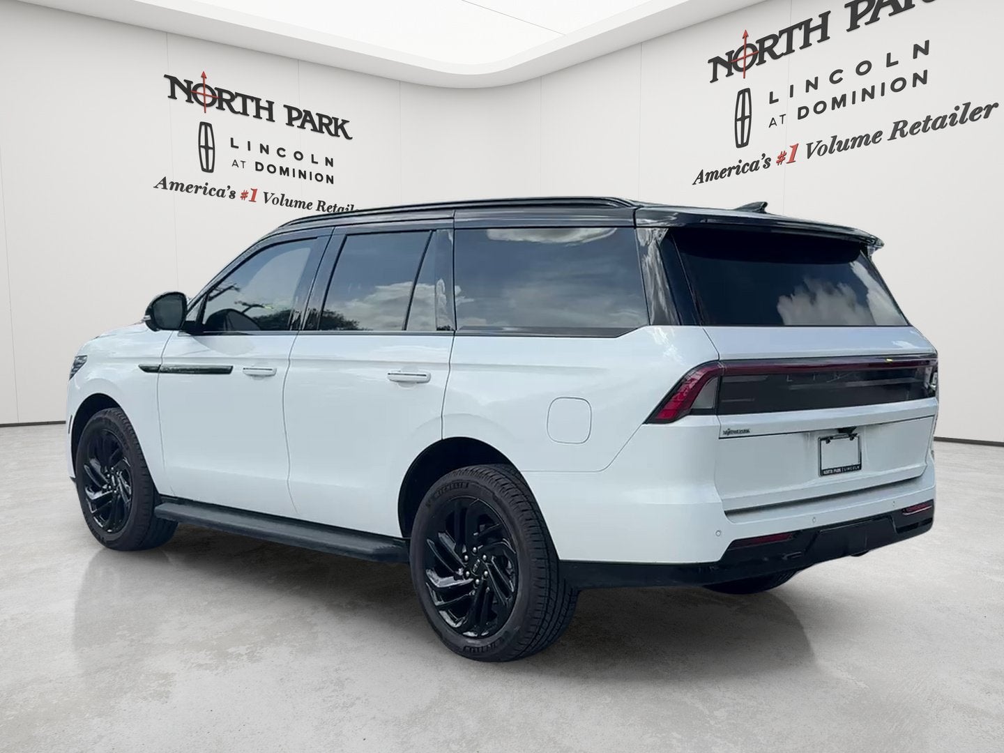2026 Lincoln Navigator *Custom Wrap* Premiere