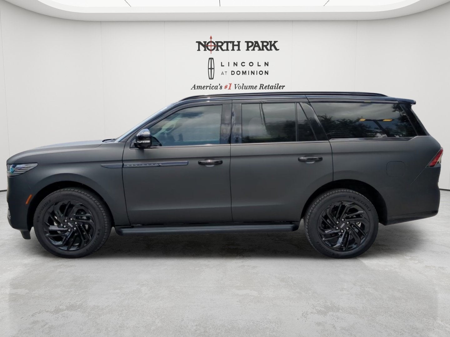 2026 Lincoln Navigator *Custom Wrap* Premiere