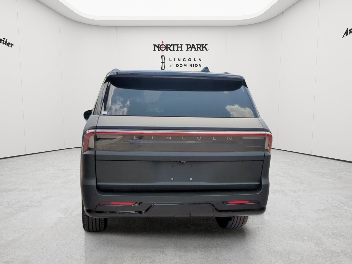 2026 Lincoln Navigator *Custom Wrap* Premiere