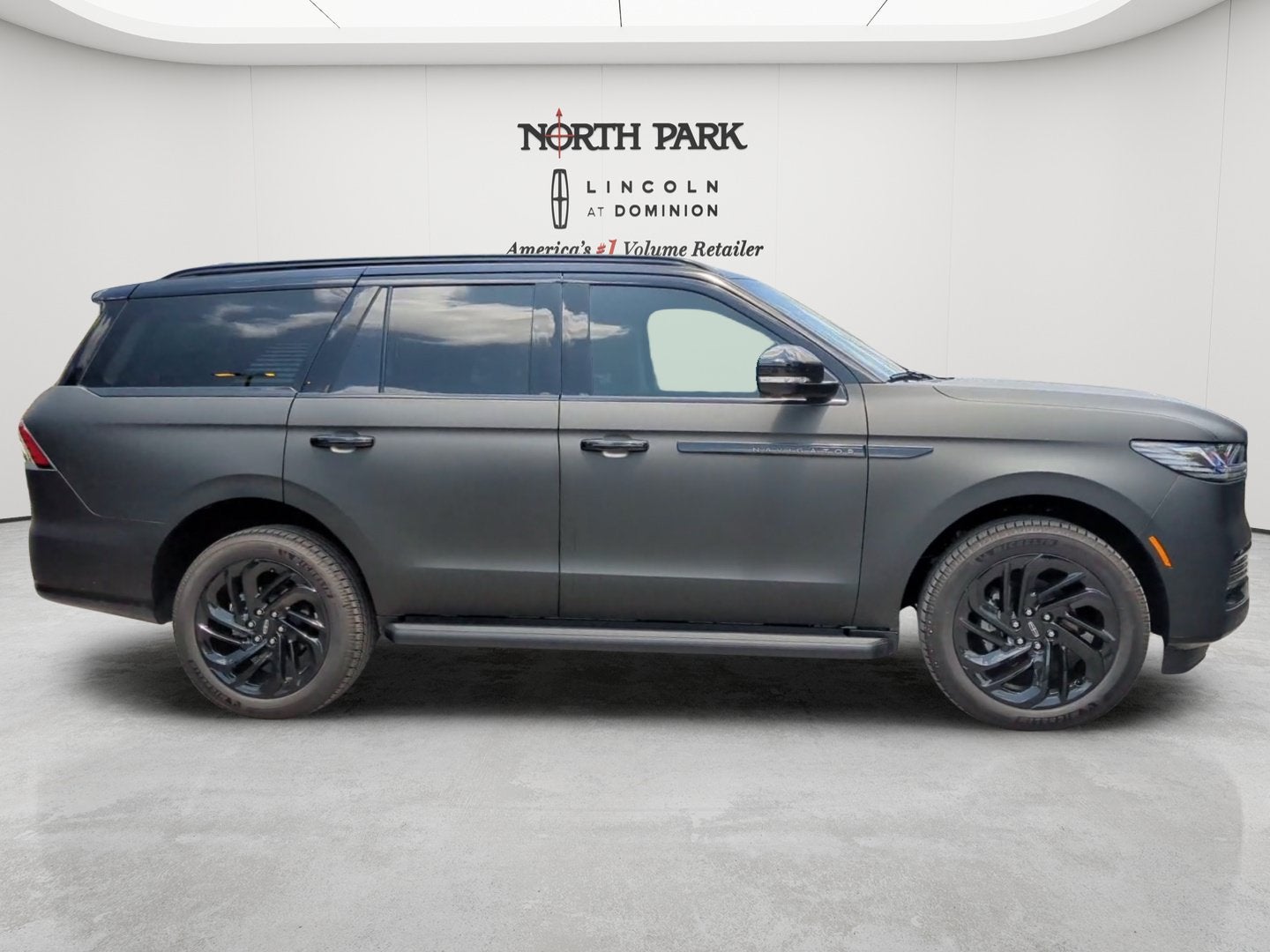 2026 Lincoln Navigator *Custom Wrap* Premiere
