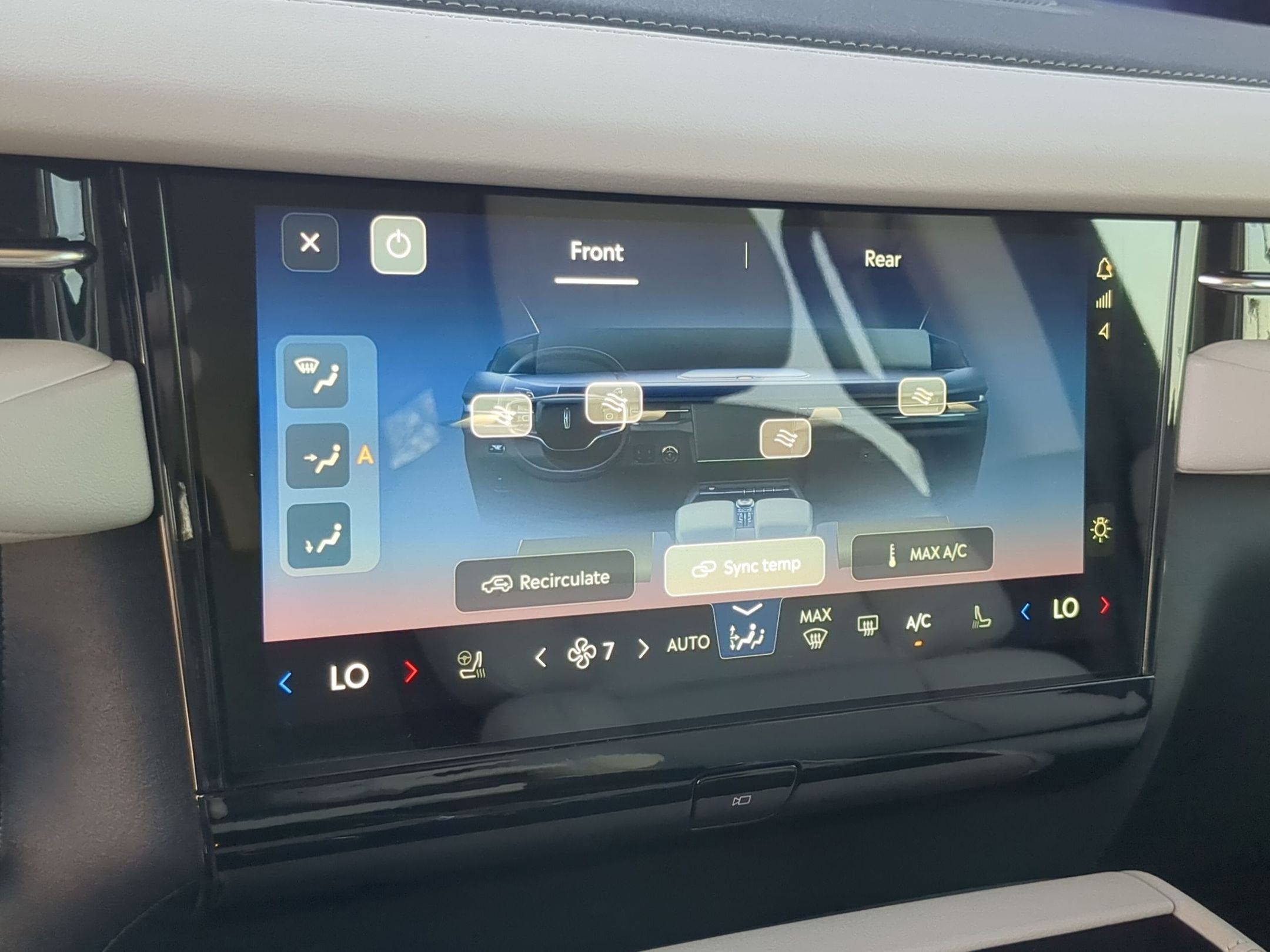 2026 Lincoln Navigator Premiere