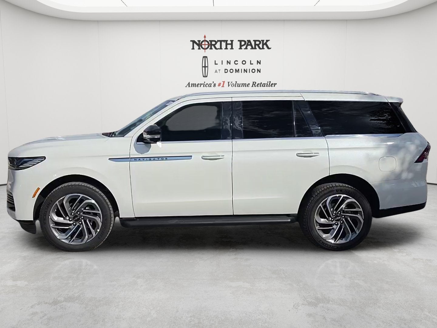 2027 Lincoln Navigator Premiere
