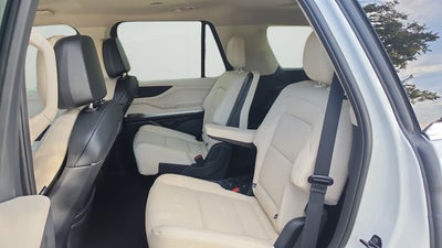 2027 Lincoln Navigator Premiere