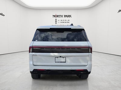 2027 Lincoln Navigator Premiere