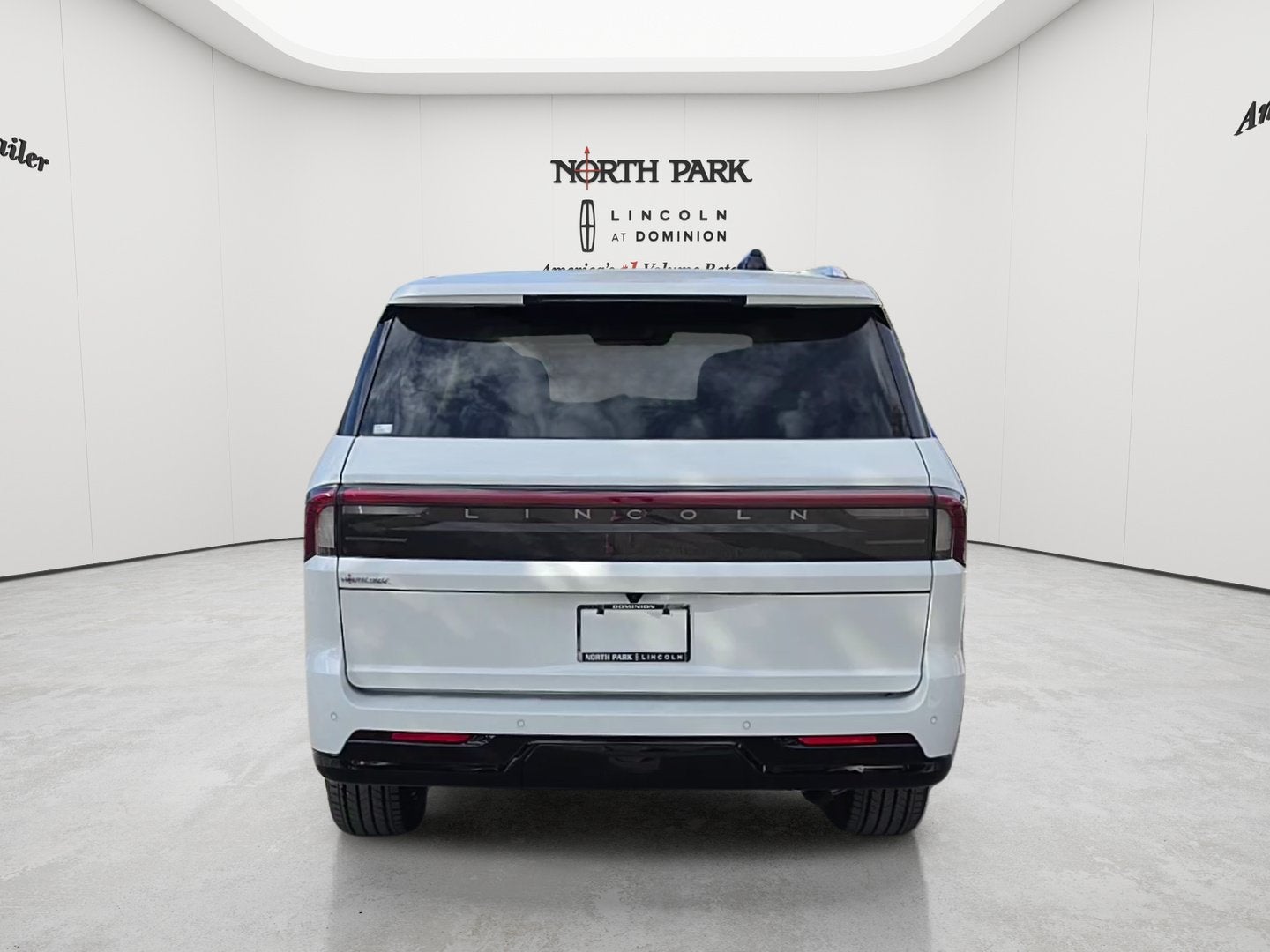 2027 Lincoln Navigator Premiere