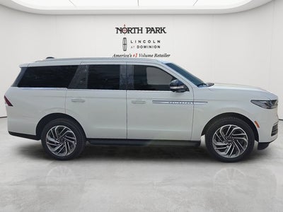 2027 Lincoln Navigator Premiere