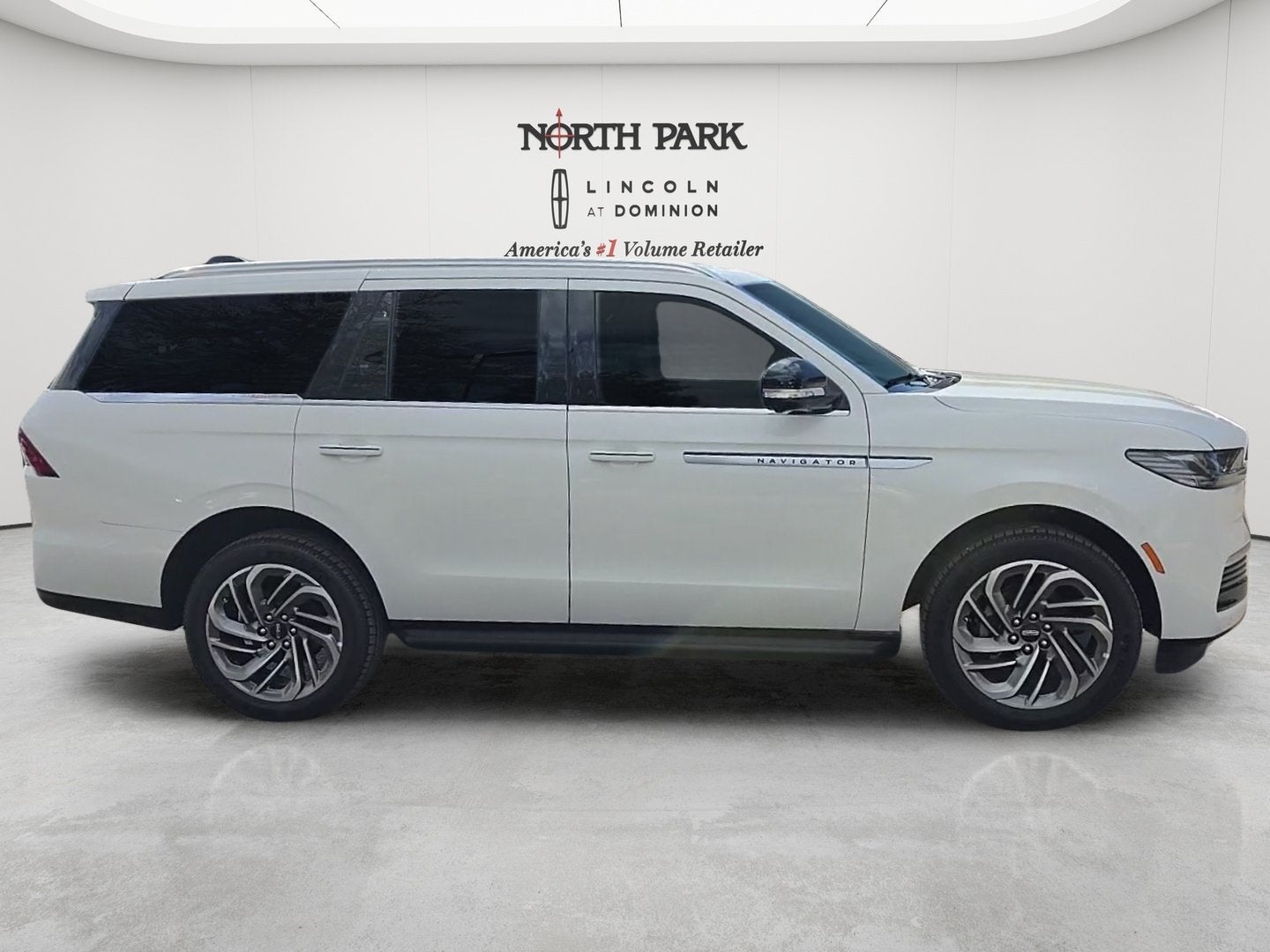 2027 Lincoln Navigator Premiere