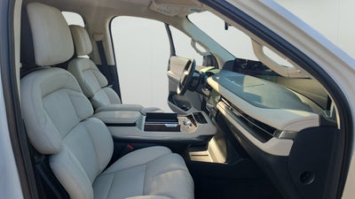2027 Lincoln Navigator Premiere