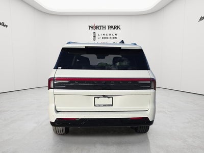 2027 Lincoln Navigator Premiere
