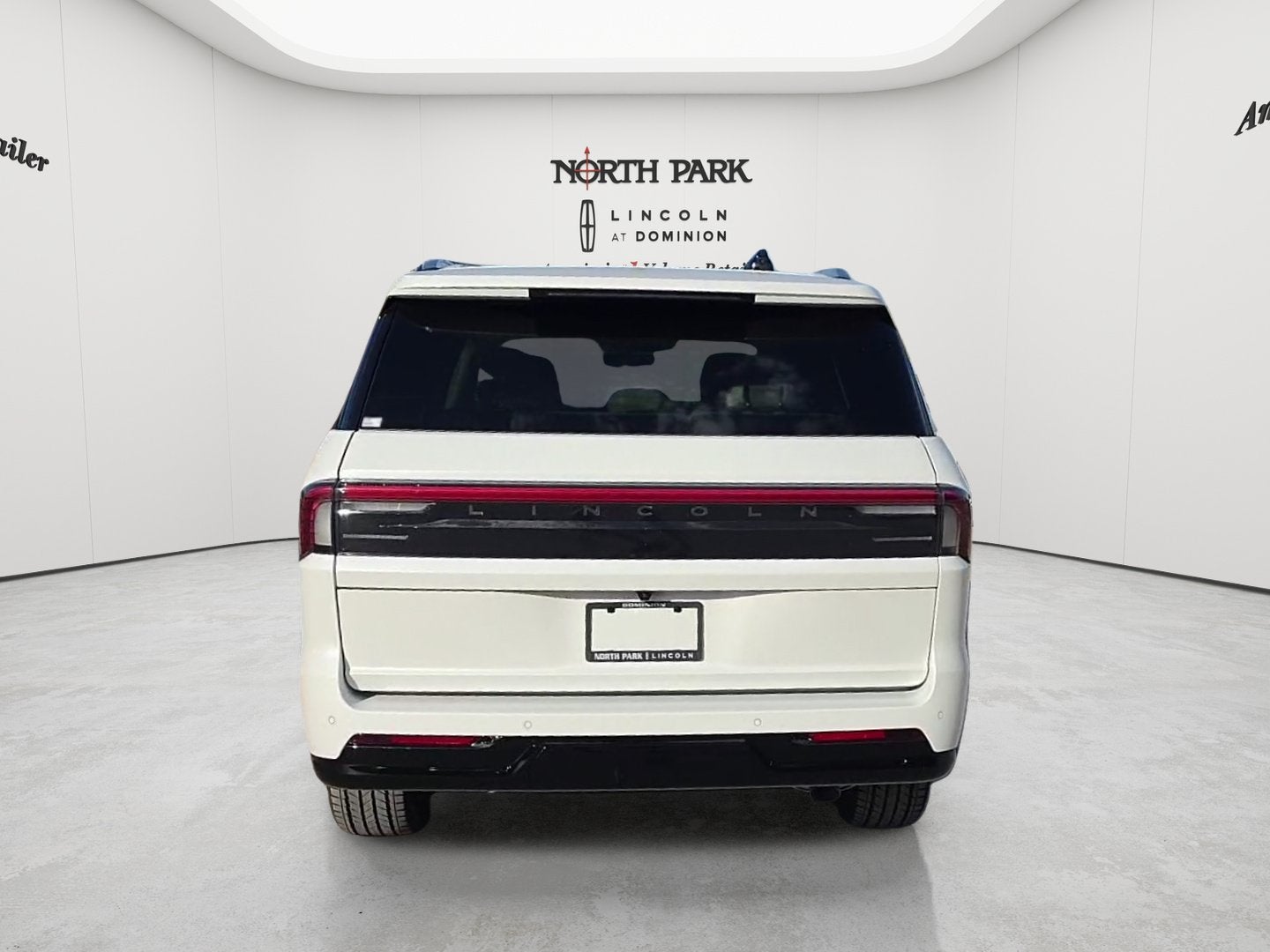 2027 Lincoln Navigator Premiere