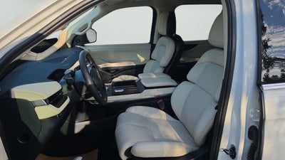 2027 Lincoln Navigator Premiere